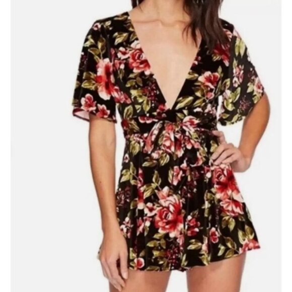 Show Me Your Mumu Womens Floral Velvet V-Neck Romper Size Large Black SP EXC - Picture 1 of 12